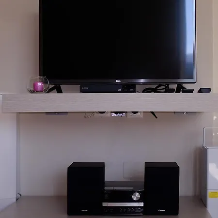Kamares Luxury מלון דירות Kalligoni
