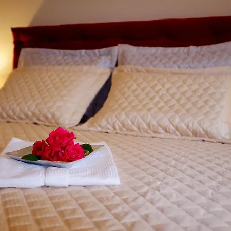 Kamares Luxury מלון דירות Kalligoni