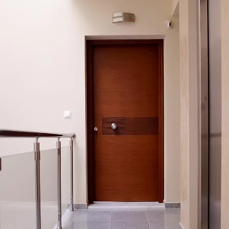 Kamares Luxury