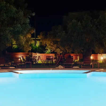 Kamares Luxury Aparthotel 3*