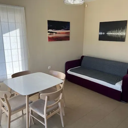 Kamares Luxury מלון דירות Kalligoni