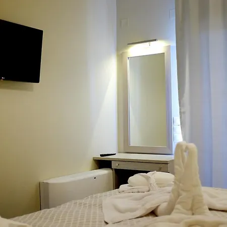 Kamares Luxury Aparthotel 4*