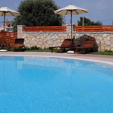 Kamares Luxury מלון דירות Kalligoni