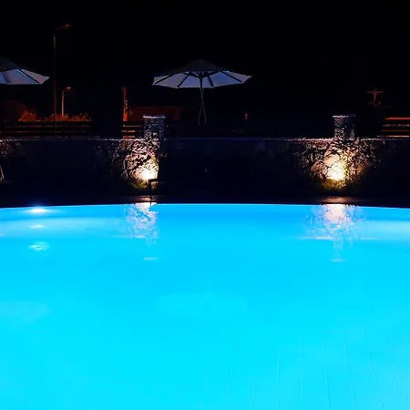 Kamares Luxury מלון דירות